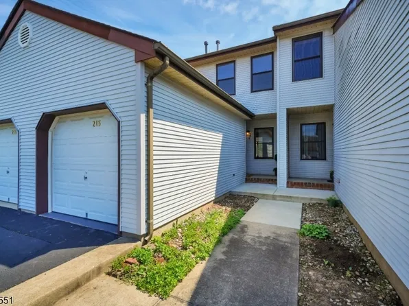215 Spruce Ct, Raritan Twp., NJ 08822