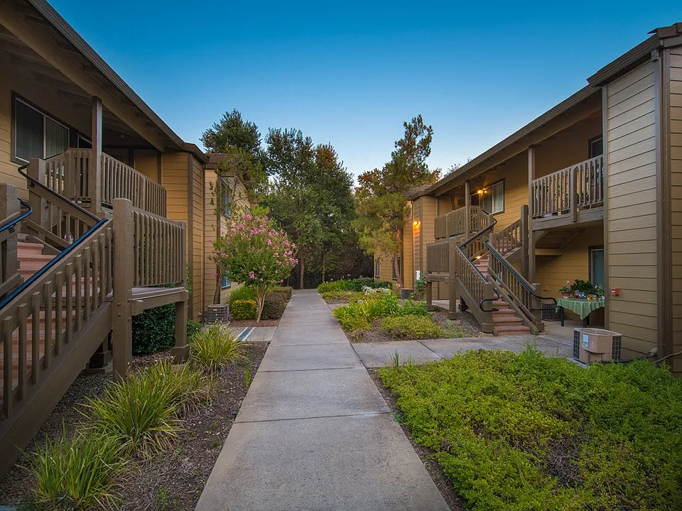 Vintage Woods Senior Apartments | Affordable Senior Apartments 55+