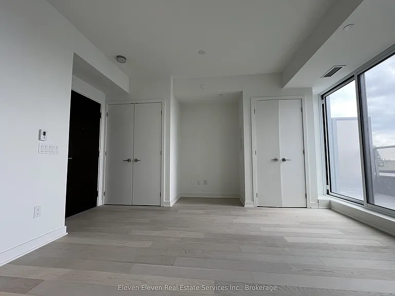 11 Yorkville Ave #2402 — Photo 4