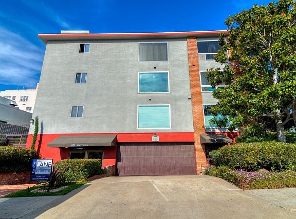 2nd image of 540 Hawthorn St APT 3B
