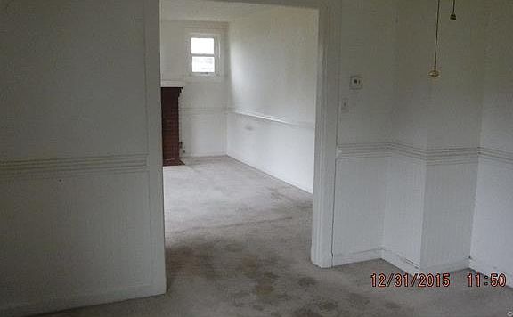 5th image of 33 Davis Ave