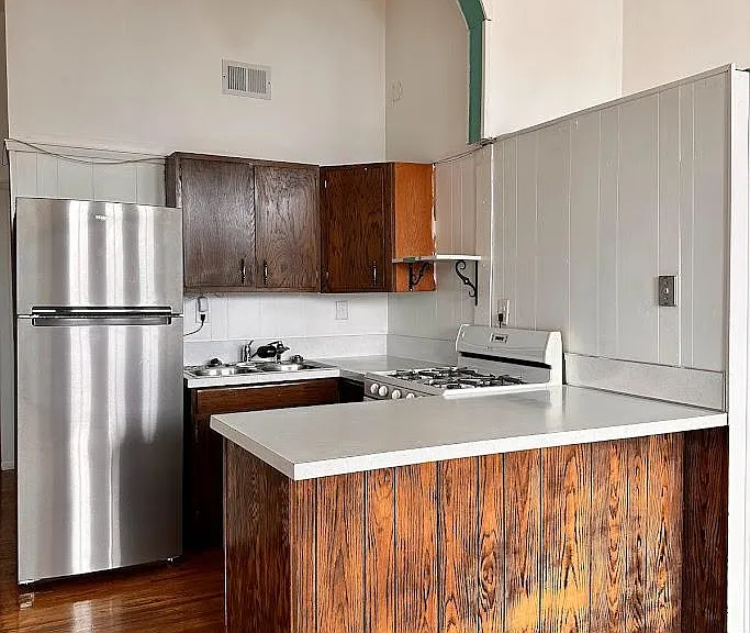 107 2nd St E #1/2 — Photo 5