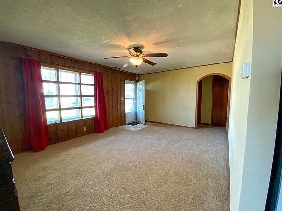 3rd image of 311 N Hutchinson Ave
