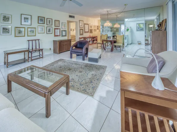 1 S Lakeside Drive #A4, Lake Worth Beach, FL 33460