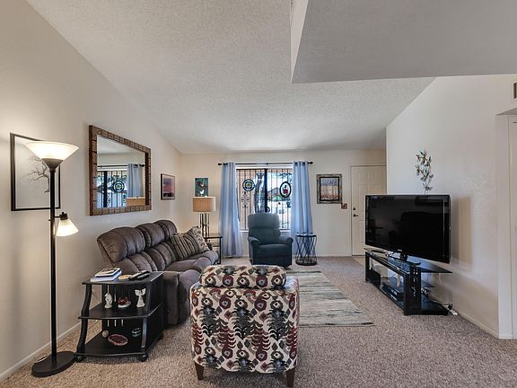 4th image of 261 S Stoner Ave