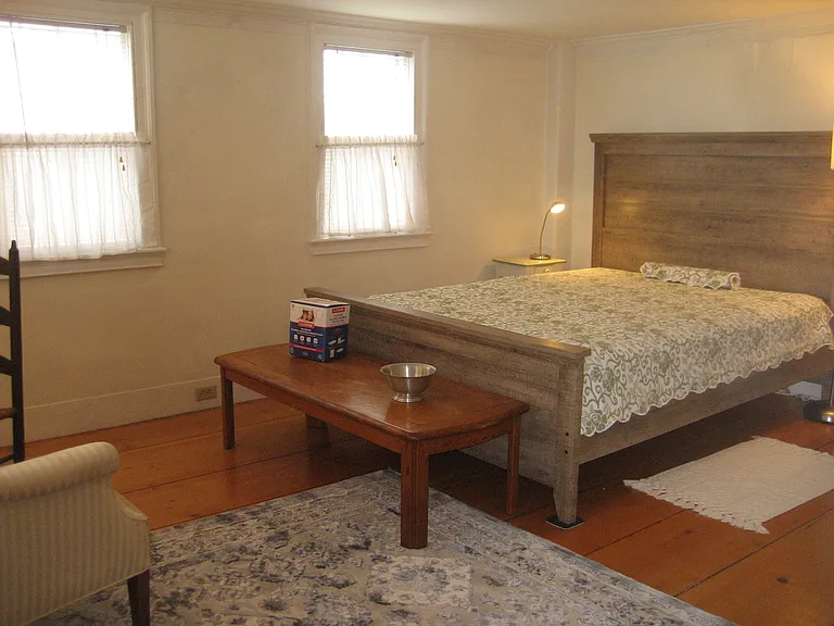221 Summer St — Photo 4