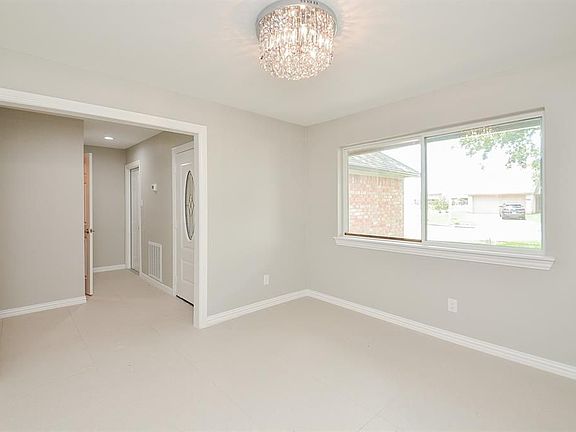 4th image of 22443 Coriander Dr