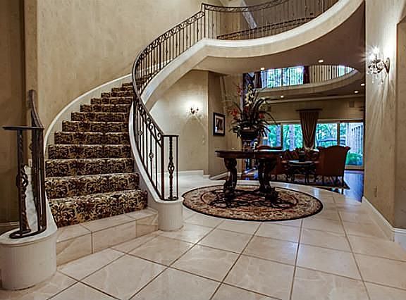 3rd image of 1011 Turnberry Ln