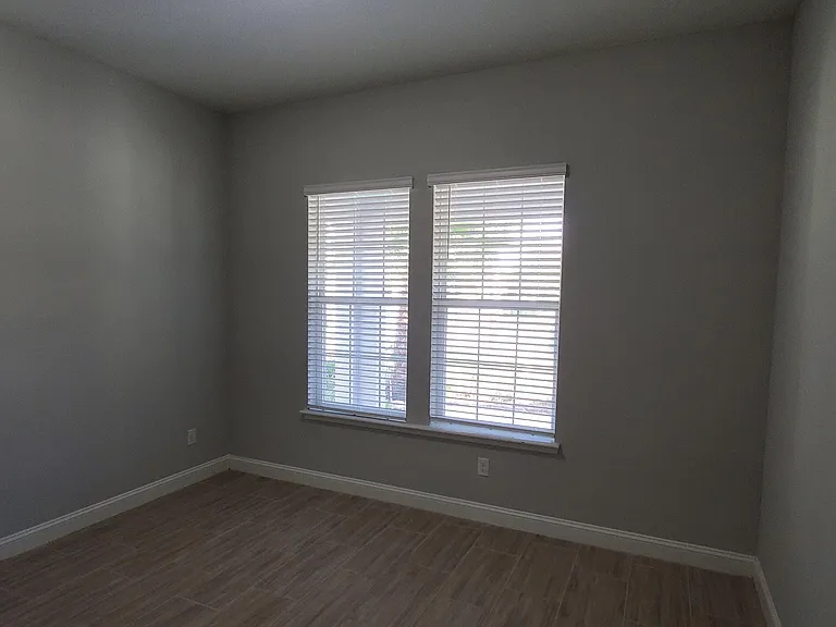 3173 Montilla Dr — Photo 6