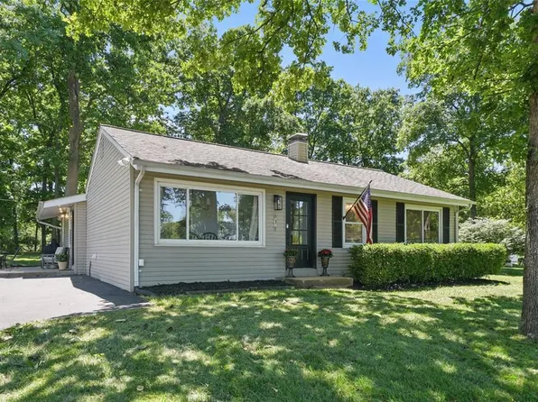 636 Parker Dr, Ballwin, MO 63021