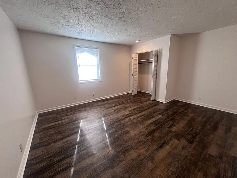 Evergreen Townhomes — Photo 17