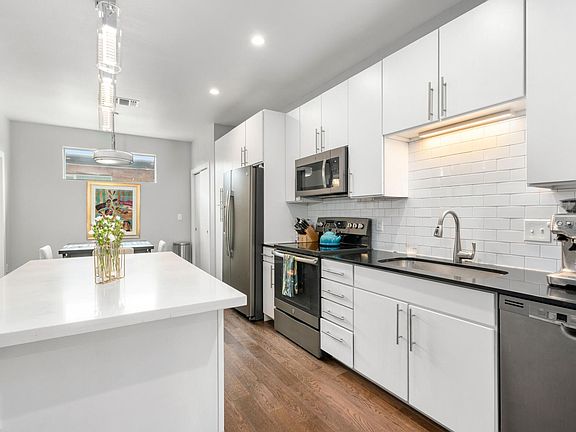 5th image of 942 E Josephine St