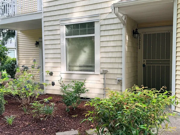 23202 58th Avenue S #2-1, Kent, WA 98032