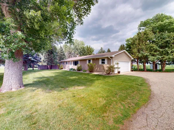 19142 570th Ave, Wells, MN 56097