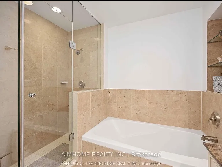 763 Bay St #LPH03 — Photo 5