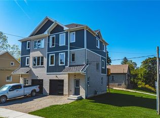 38 Albert St, Cambridge, ON N1R 3M4