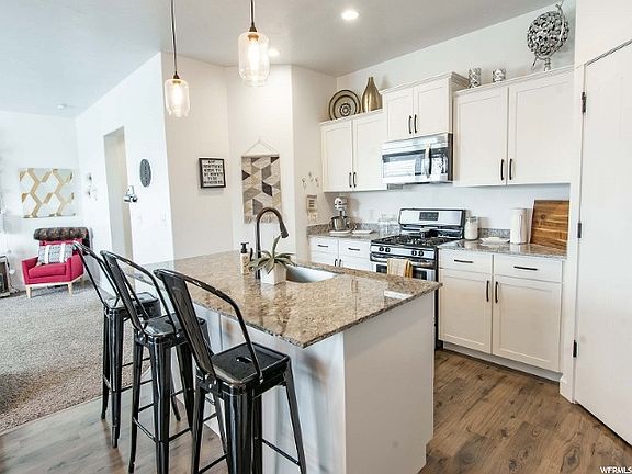 4th image of 58 E Bluegrass Row