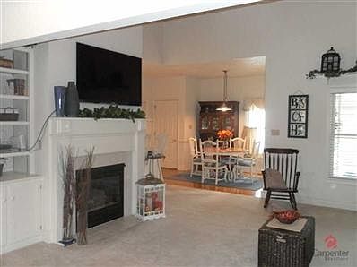 4th image of 359 Creekbend Ln