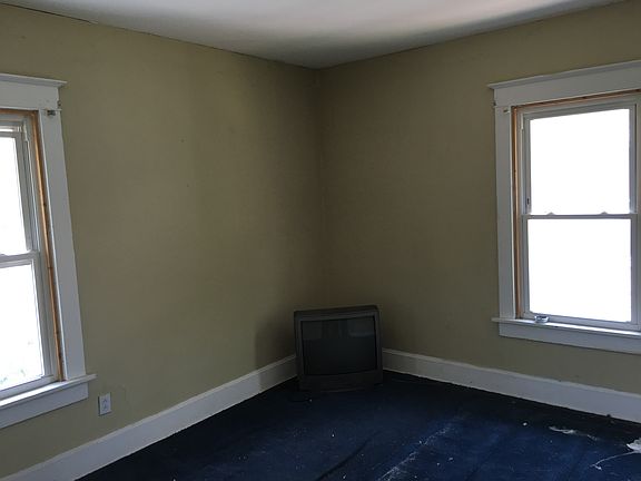 4th image of 72 W Norman Ave
