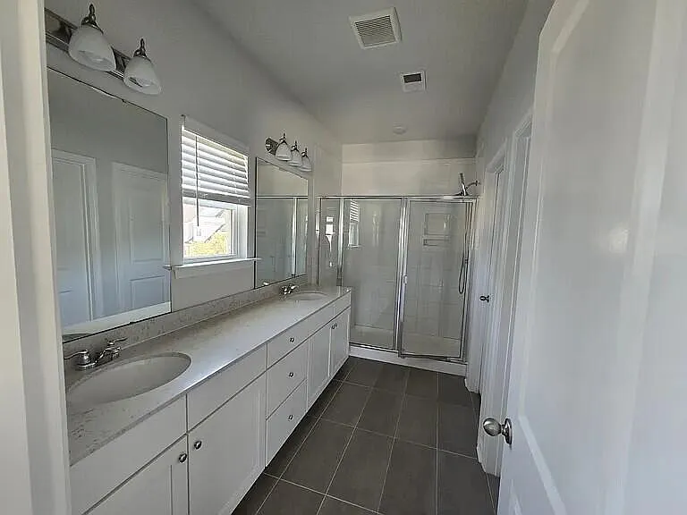 550 McLernon Trce — Photo 7