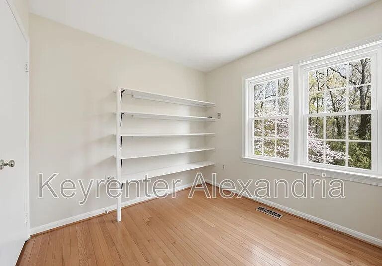 8239 Doctor Craik Ct — Photo 11