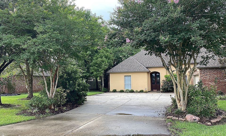 1st image of 10073 Garden Oaks Ave