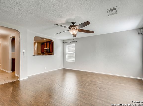 5th image of 1818 Strawhouse Way