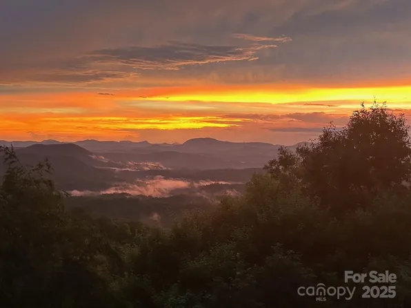 170 Oakanoah Ct, Brevard, NC 28712