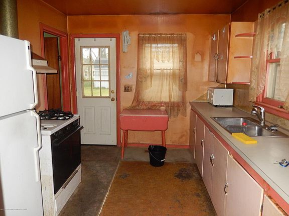 3rd image of 266 Ionia St