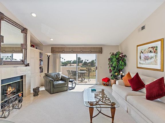 4th image of 272 Vista Royale Cir E