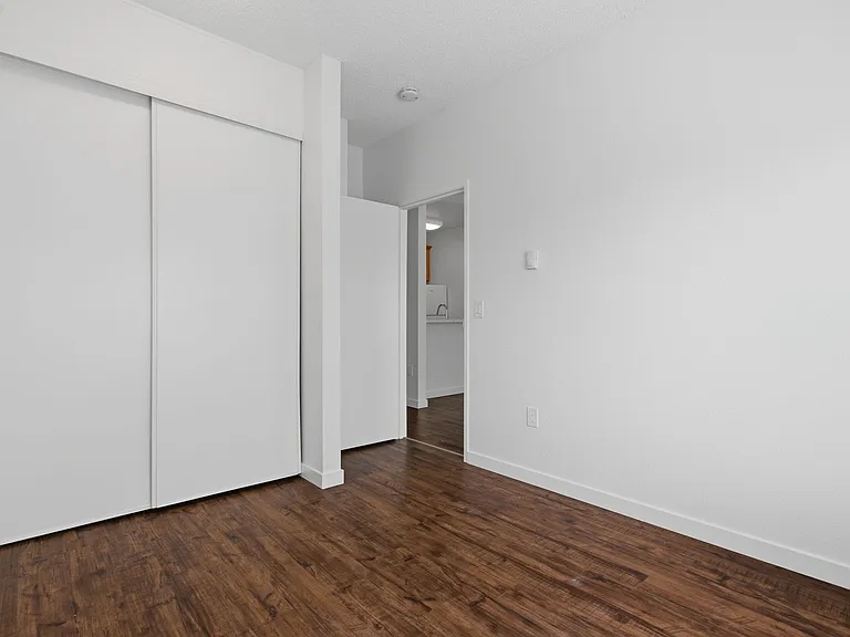 Pine Street Apartments — Photo 19