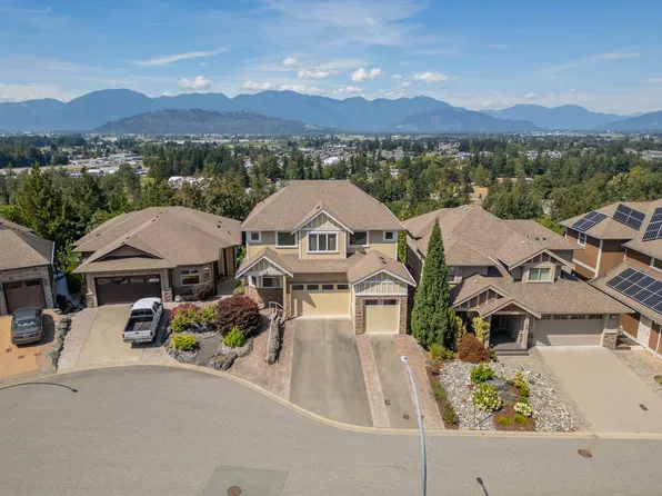 45365 Magdalena Pl, Chilliwack, BC V2R 0K7