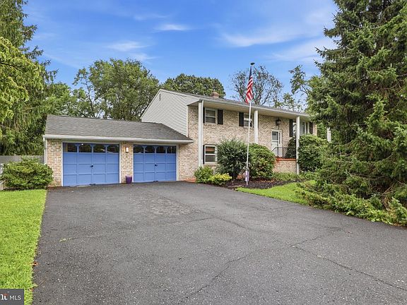 2nd image of 426 Jennifer Dr