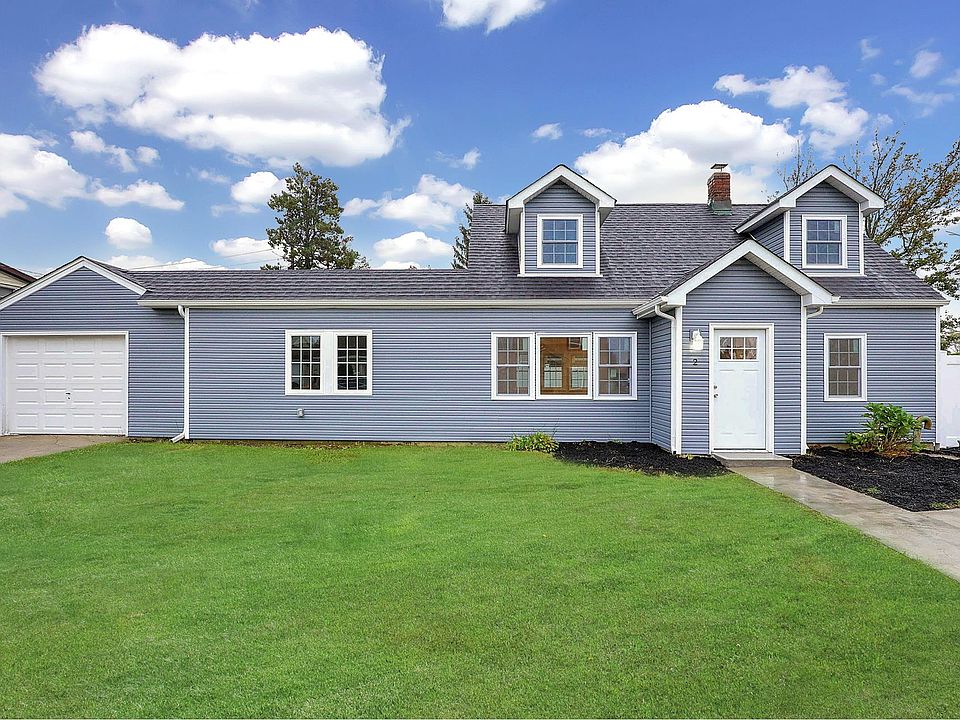 1st image of 2 Knoll Ln