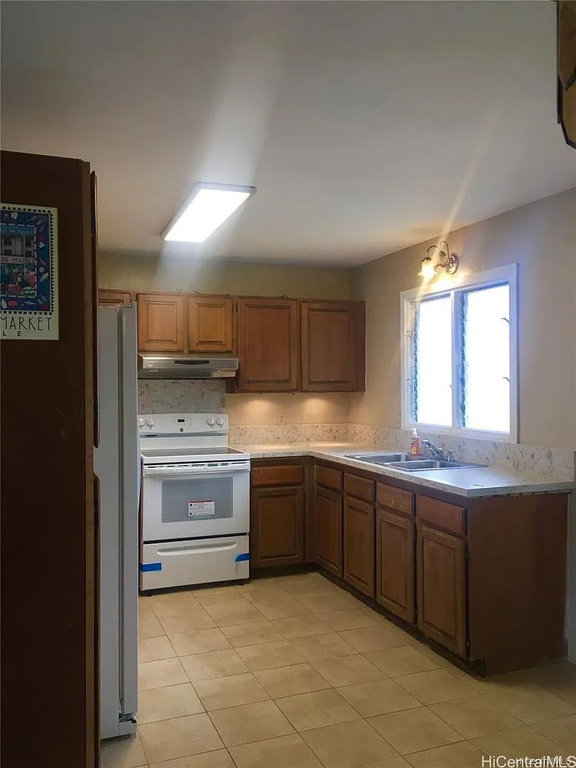 Single Family 3 Bedroom/1 Bath — Photo 1