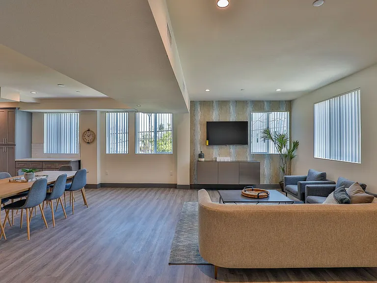Aries Townhomes and Apartments — Photo 18