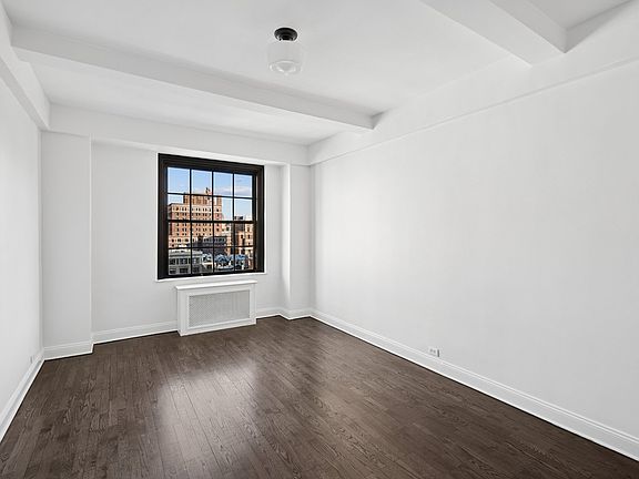 3rd image of 160 W 71st St APT 10H