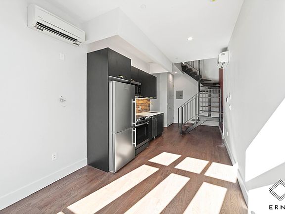 2nd image of 97 Varet St #3B