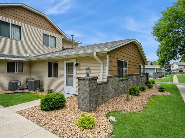 8469 S Pond Trl, Champlin, MN 55316