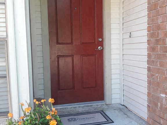 Inviting front entrance for your friends and family!