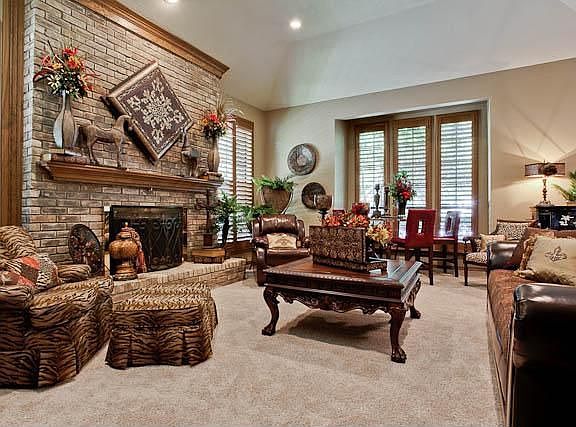4th image of 4404 Country Brook Dr