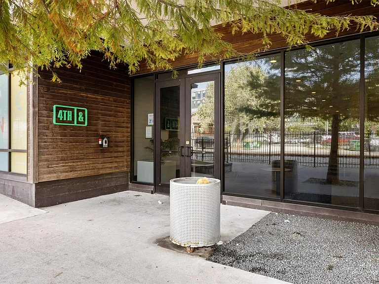1800 E 4th St #327 — Photo 7