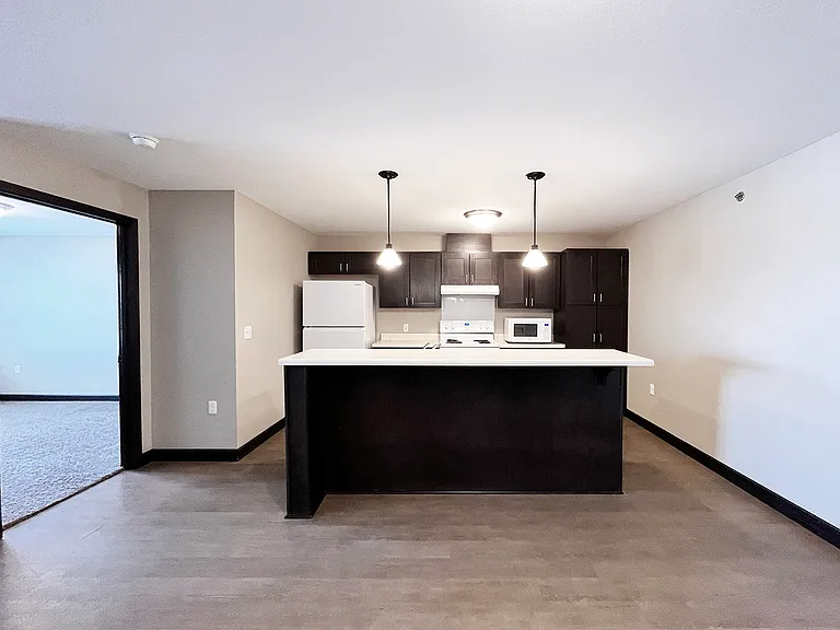 Grand Terrace Apartments — Photo 5