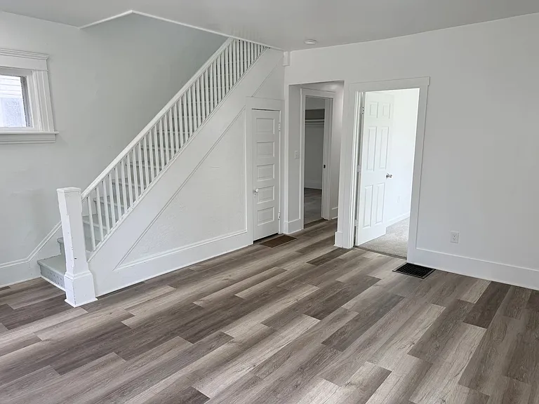 1701 E Ganson St — Photo 28