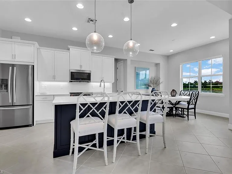 7124 Saona Ct — Photo 5