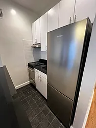 Rented by Salon Realty Corp