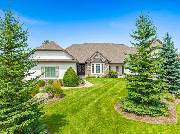 N35W23690 Auburn COURT #13-1, Pewaukee, WI 53072