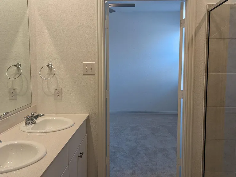 2142 Donker Dr — Photo 17