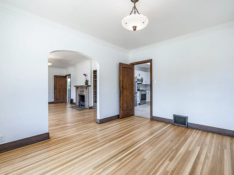 1489 E Michigan Ave — Photo 8