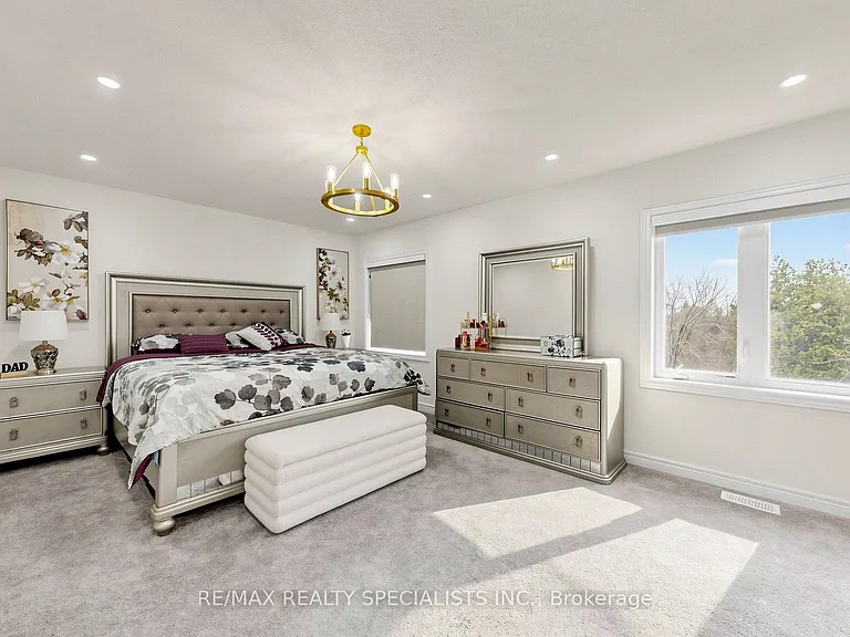 250 Chippewa Ave — Photo 25